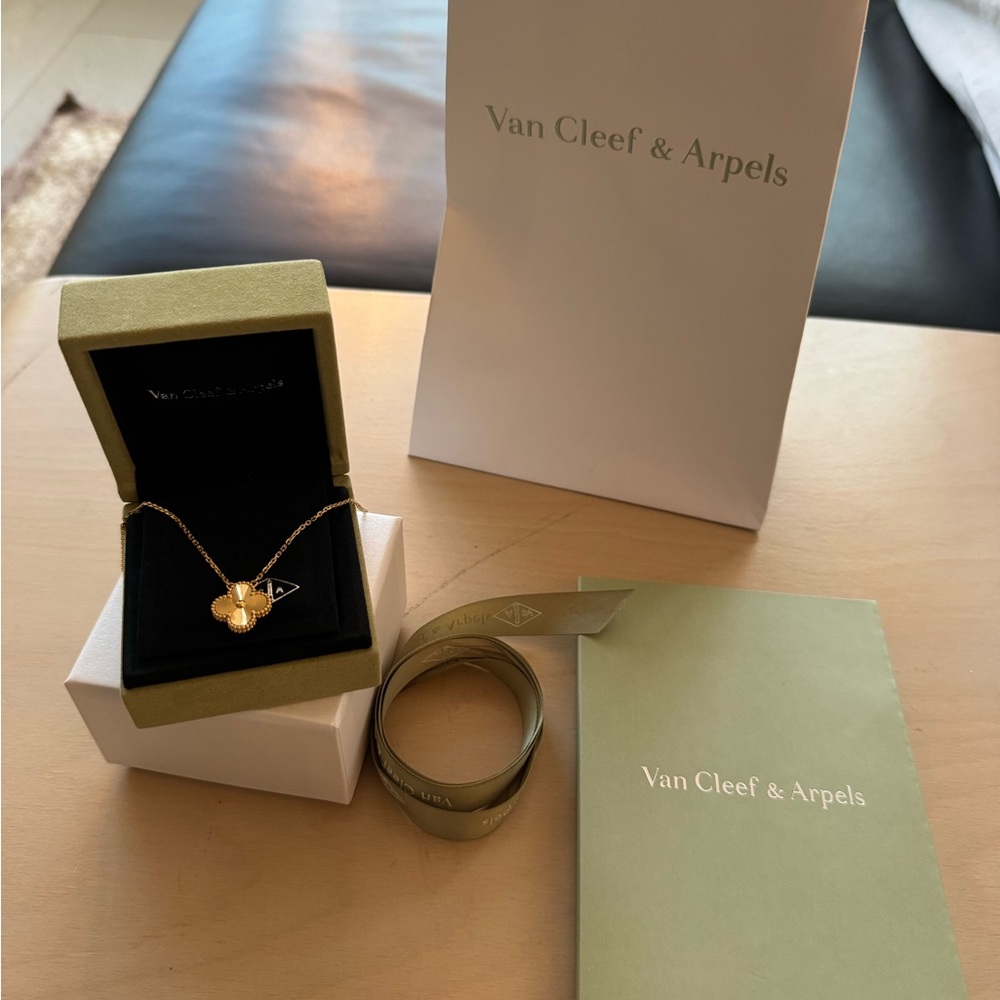Van Cleef & Arpels vintage Alambra pendant necklace - Picture 7 of 7